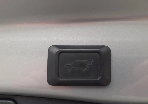 Toyota RAV4 cena 143700 przebieg: 64000, rok produkcji 2020 z Chęciny małe 436